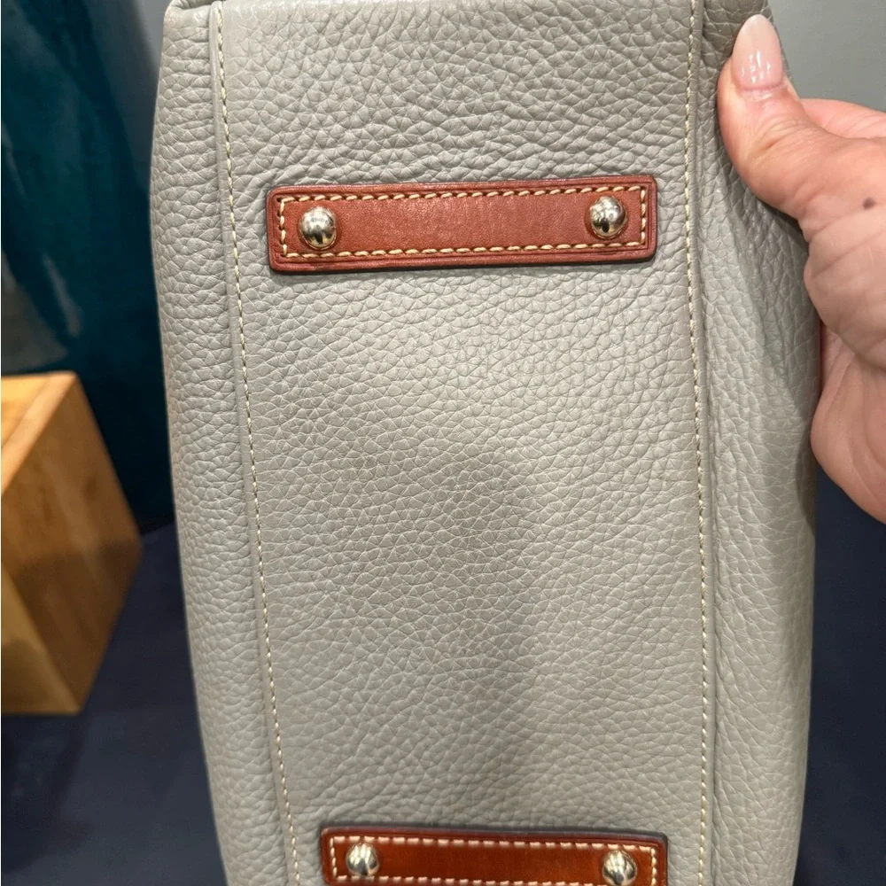 Elegant Gray Leather Dooney & Bourke Bag